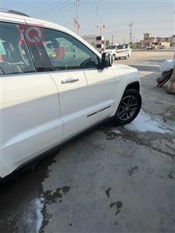 جیپ گراند شیرۆکی